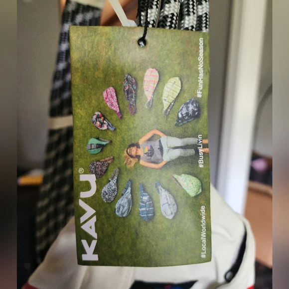 NWT KAVU Cream Baseball Sling Bag - Picture 4 of 8